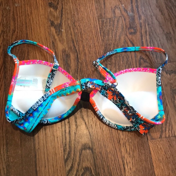 Island ๐ด Soul Top w/ Bottoms - Picture 4 of 4